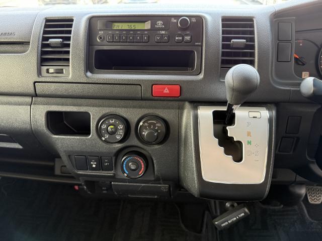 Ref:AUX-25184656 TOYOTA HIACE VAN 2017 17 Ref:AUX-25184656 TOYOTA HIACE VAN 2017 - Image 17