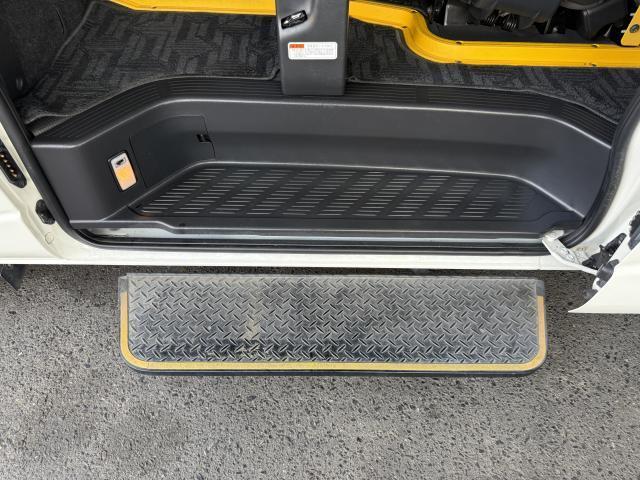Ref:AUX-25184656 TOYOTA HIACE VAN 2017 8 Ref:AUX-25184656 TOYOTA HIACE VAN 2017 - Image 8