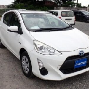 2015 Toyota Aqua white hybrid used car Japan export