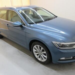 2016 Volkswagen Passat Variant blue gasoline used car Japan export