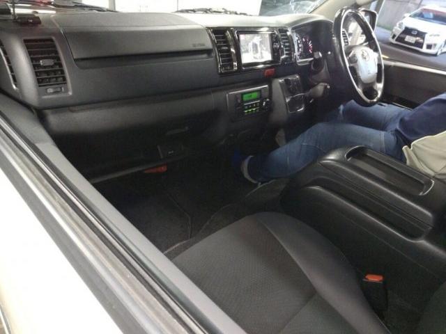Ref:AUX-25205092 TOYOTA HIACE VAN 2018 4 Ref:AUX-25205092 TOYOTA HIACE VAN 2018 - Image 4