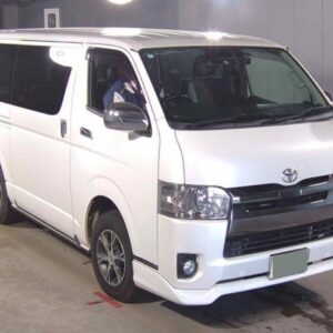 2018 Toyota Hiace Van pearl diesel used car Japan export