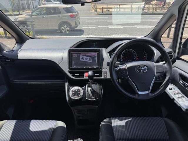 Ref:AUX-25205149 TOYOTA VOXY 2016 2 Ref:AUX-25205149 TOYOTA VOXY 2016 - Image 2