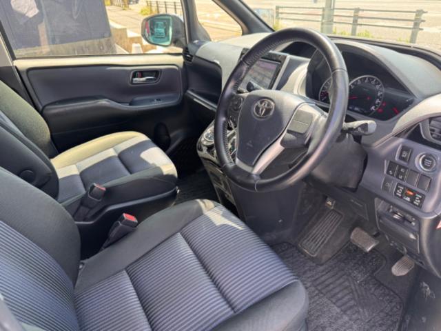 Ref:AUX-25205149 TOYOTA VOXY 2016 3 Ref:AUX-25205149 TOYOTA VOXY 2016 - Image 3