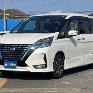 2019 Nissan Serena pearl gasoline used car Japan export
