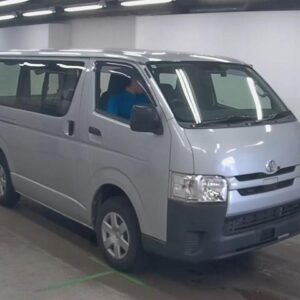 2018 Toyota Hiace Van silver diesel used car Japan export