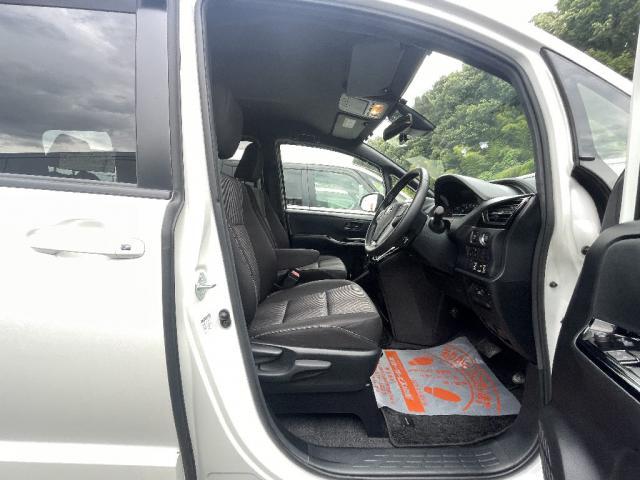 Ref:AUX-25226101 TOYOTA VOXY 2020 6 Ref:AUX-25226101 TOYOTA VOXY 2020 - Image 6