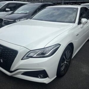 2019 Toyota Crown Hybrid pearl gasoline used car Japan export