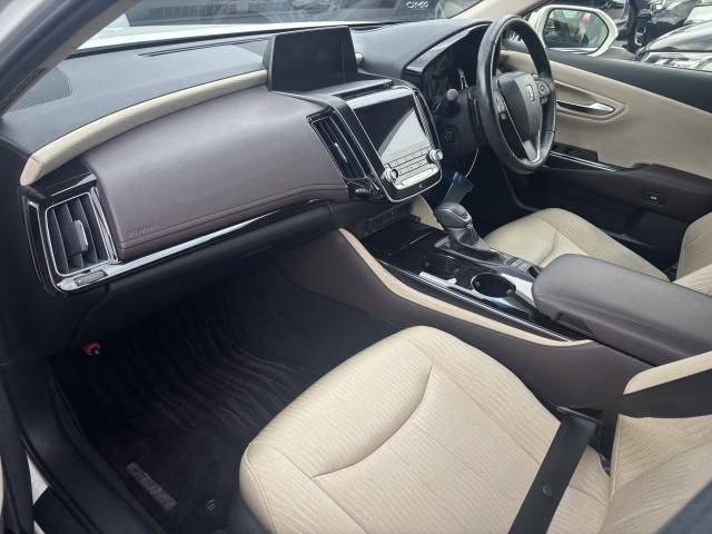 Ref:AUX-25226122 TOYOTA CROWN HYBRID 2019 6 Ref:AUX-25226122 TOYOTA CROWN HYBRID 2019 - Image 6
