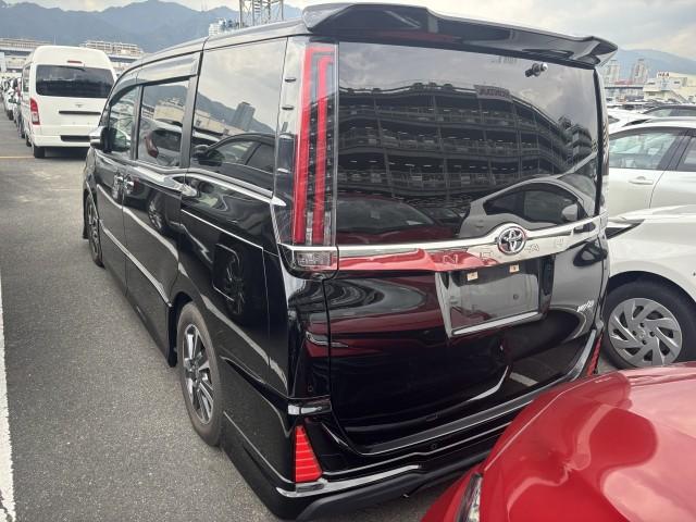 Ref:AUX-25226352 TOYOTA NOAH 2021 4 Ref:AUX-25226352 TOYOTA NOAH 2021 - Image 4