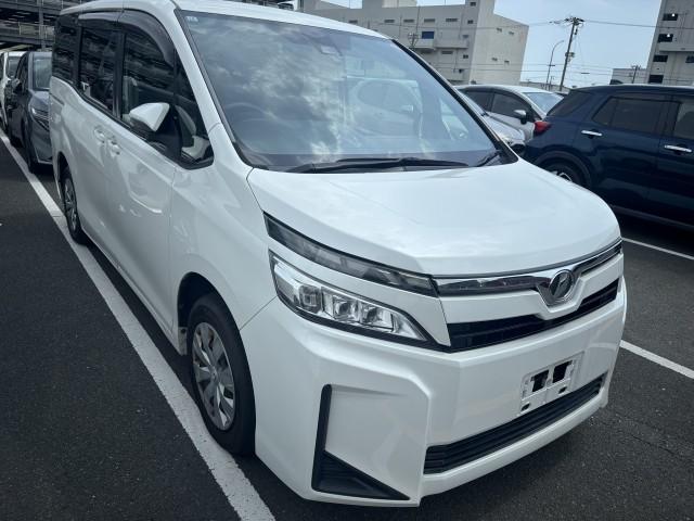Ref:AUX-25226360 TOYOTA VOXY 2017 2 Ref:AUX-25226360 TOYOTA VOXY 2017 - Image 2