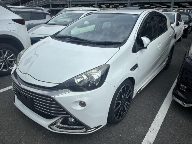 Ref:AUX-25226362 TOYOTA AQUA 2015 1 2015 Toyota Aqua pearl gasoline used car Japan export