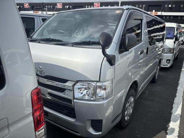 Ref:AUX-25226405 TOYOTA HIACE VAN 2016 1 2016 Toyota Hiace Van silver diesel used car Japan export