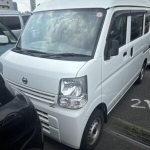 2020 Nissan Nv100Clipper Van white gasoline used car Japan export