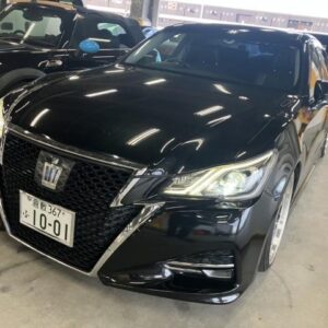 2016 Toyota Crown Hybrid black gasoline used car Japan export