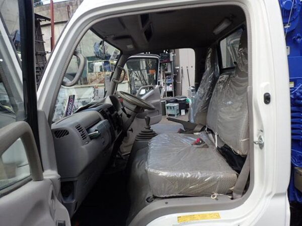 Ref:AUX-4992149 HINO DUTRO 2004 - Image 18