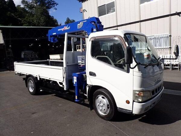 Ref:AUX-4992149 HINO DUTRO 2004
