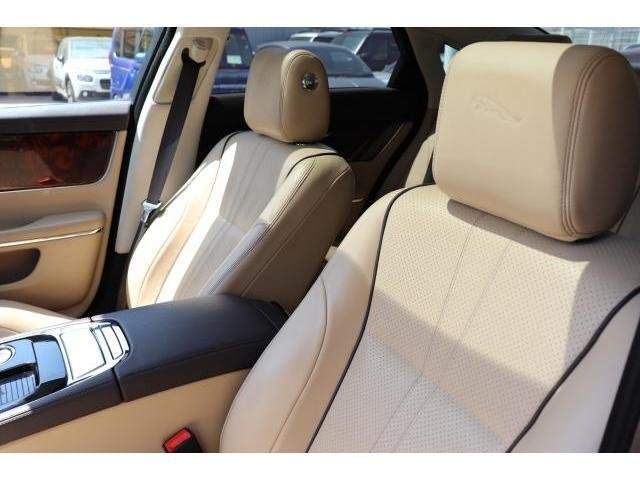Ref:AUX-5441648 JAGUAR XJ 2017 - Image 16