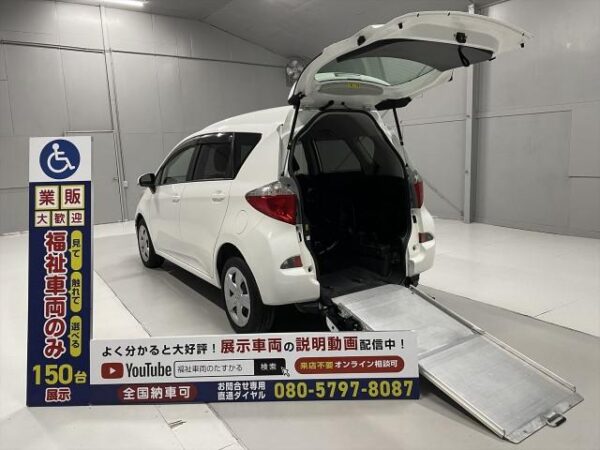Ref:AUX-5736228 TOYOTA RACTIS 2011