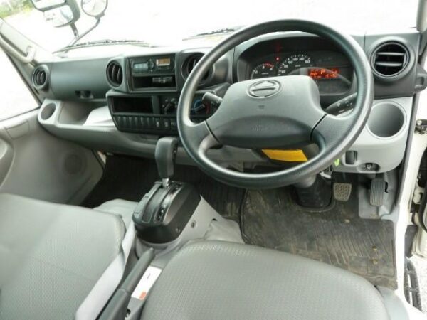 Ref:AUX-5749879 HINO DUTRO 2017 - Image 10