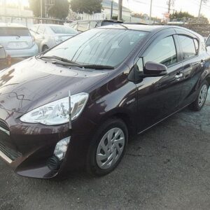 2016 Toyota Aqua purple hybrid used car Japan export