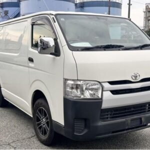 2018 Toyota Hiace Van white diesel used car Japan export