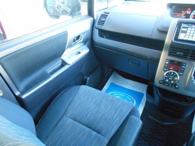 Ref:AUX-7915812 TOYOTA VOXY 2011 - Image 20