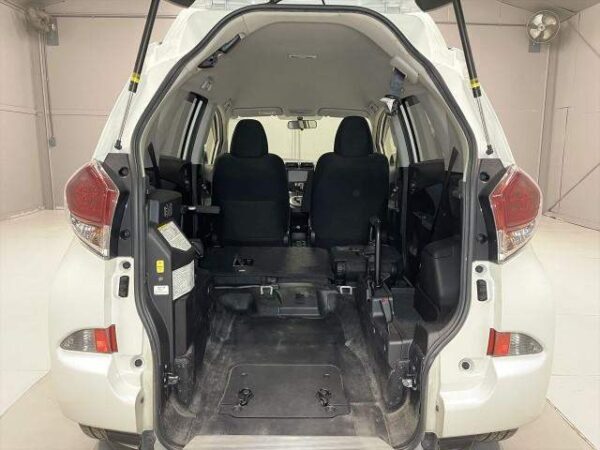 Ref:AUX-8981445 TOYOTA RACTIS 2015 - Image 4