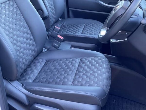 Ref:AUX-9974909 TOYOTA VOXY 2022 - Image 11